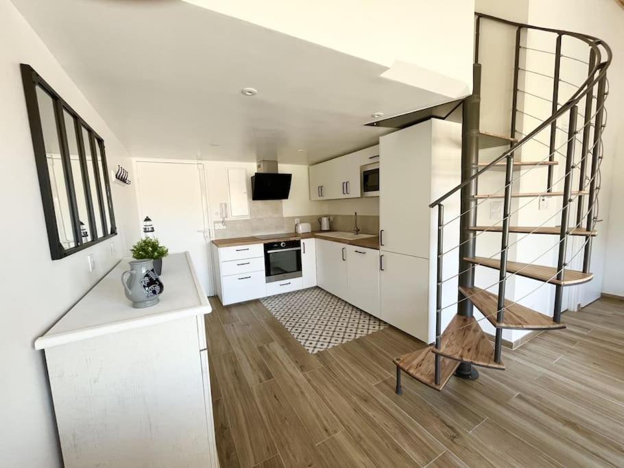 Duplex Centre Ville - 50M De La Plage - Clim - Garage - Netflix Le Grau-du-Roi Kültér fotó