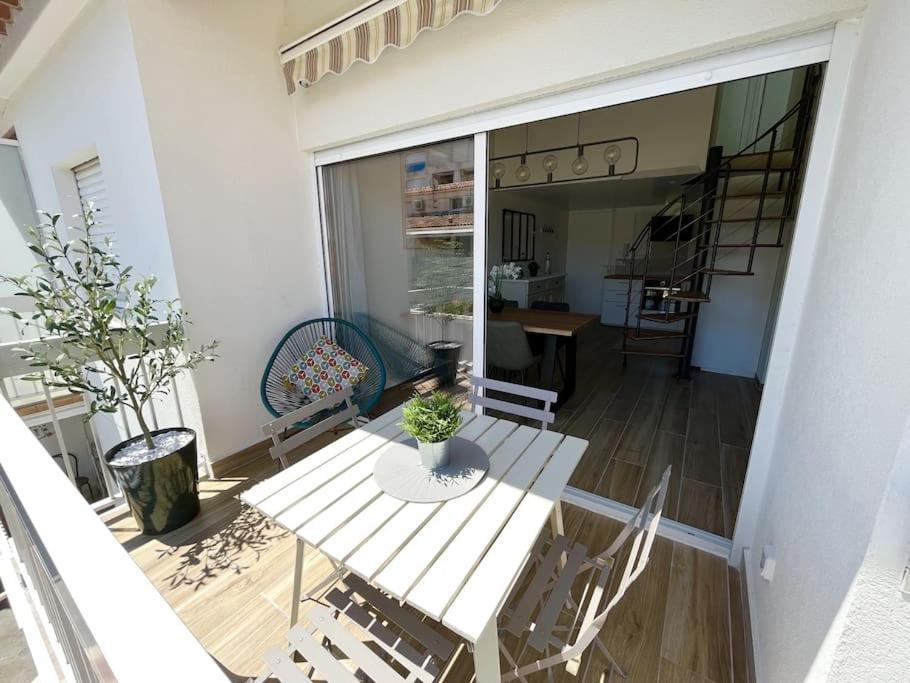 Duplex Centre Ville - 50M De La Plage - Clim - Garage - Netflix Le Grau-du-Roi Kültér fotó