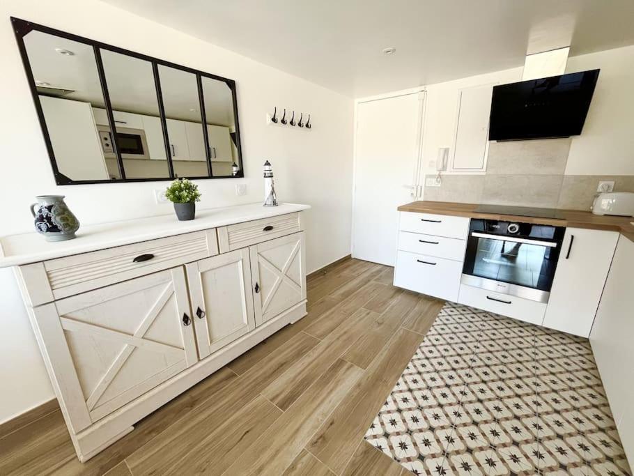 Duplex Centre Ville - 50M De La Plage - Clim - Garage - Netflix Le Grau-du-Roi Kültér fotó