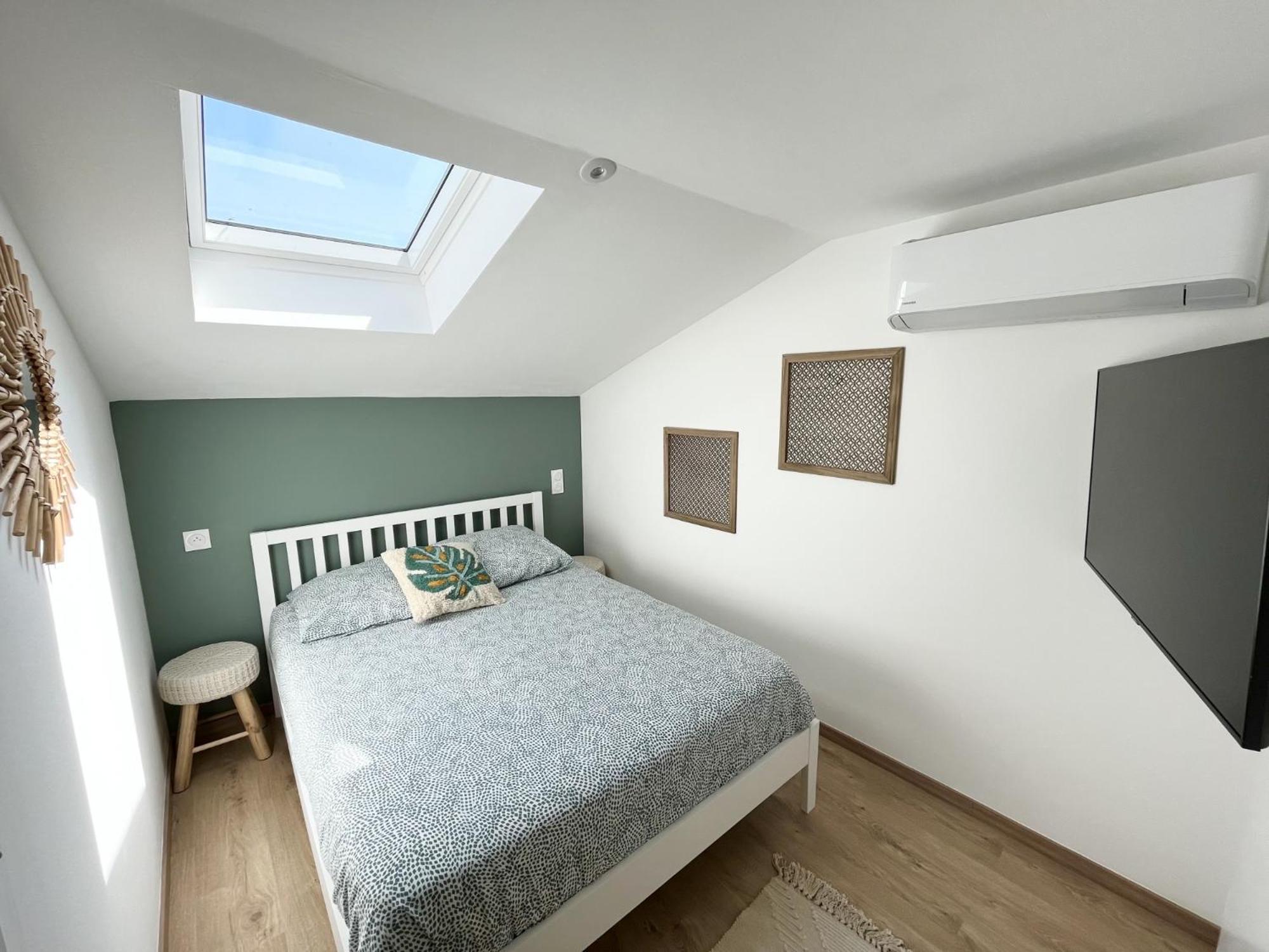 Duplex Centre Ville - 50M De La Plage - Clim - Garage - Netflix Le Grau-du-Roi Szoba fotó